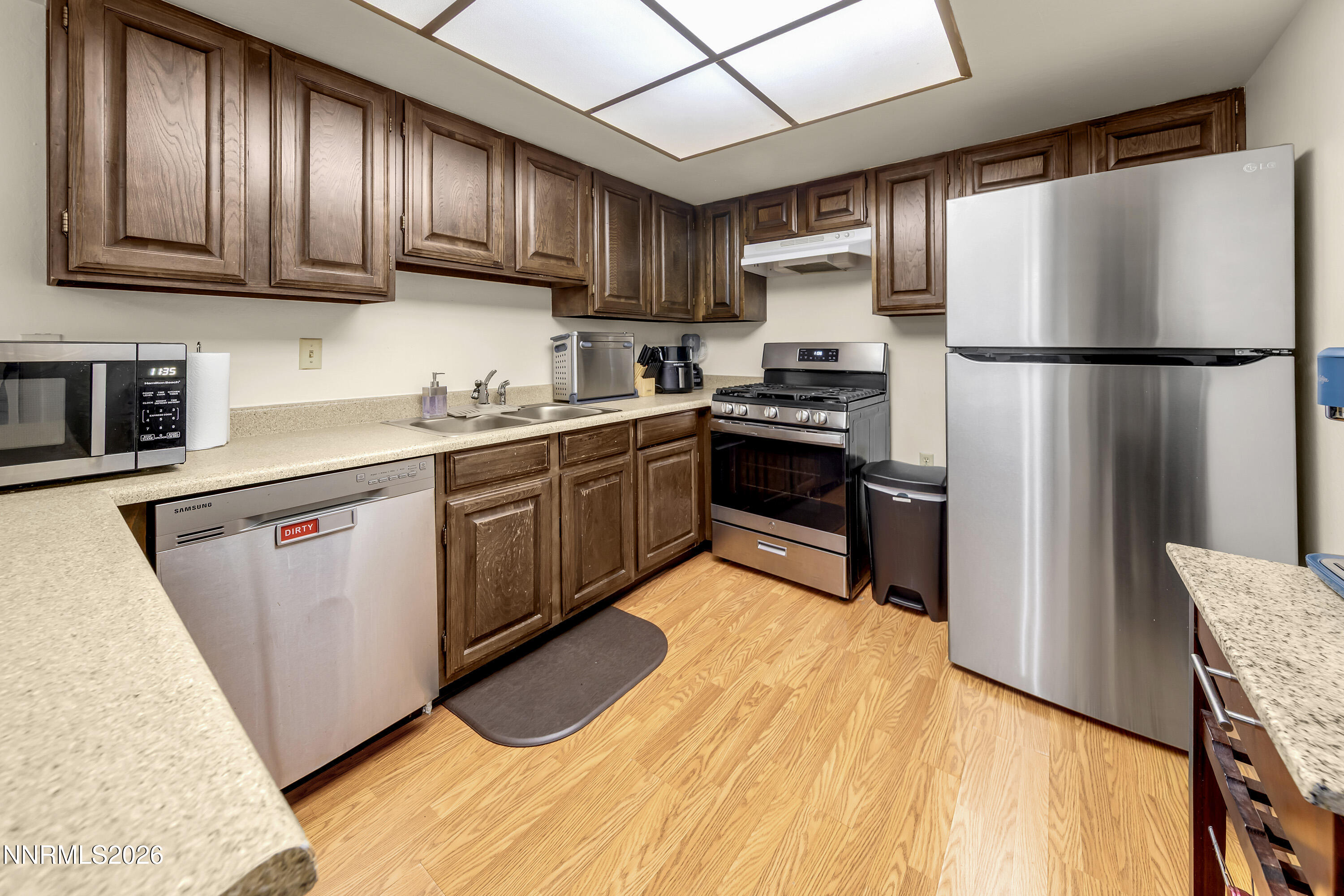 2300 Dickerson Road, Unit 39 Reno, NV 89503 - Photo 13 of 34 Dickerson2300_39-011