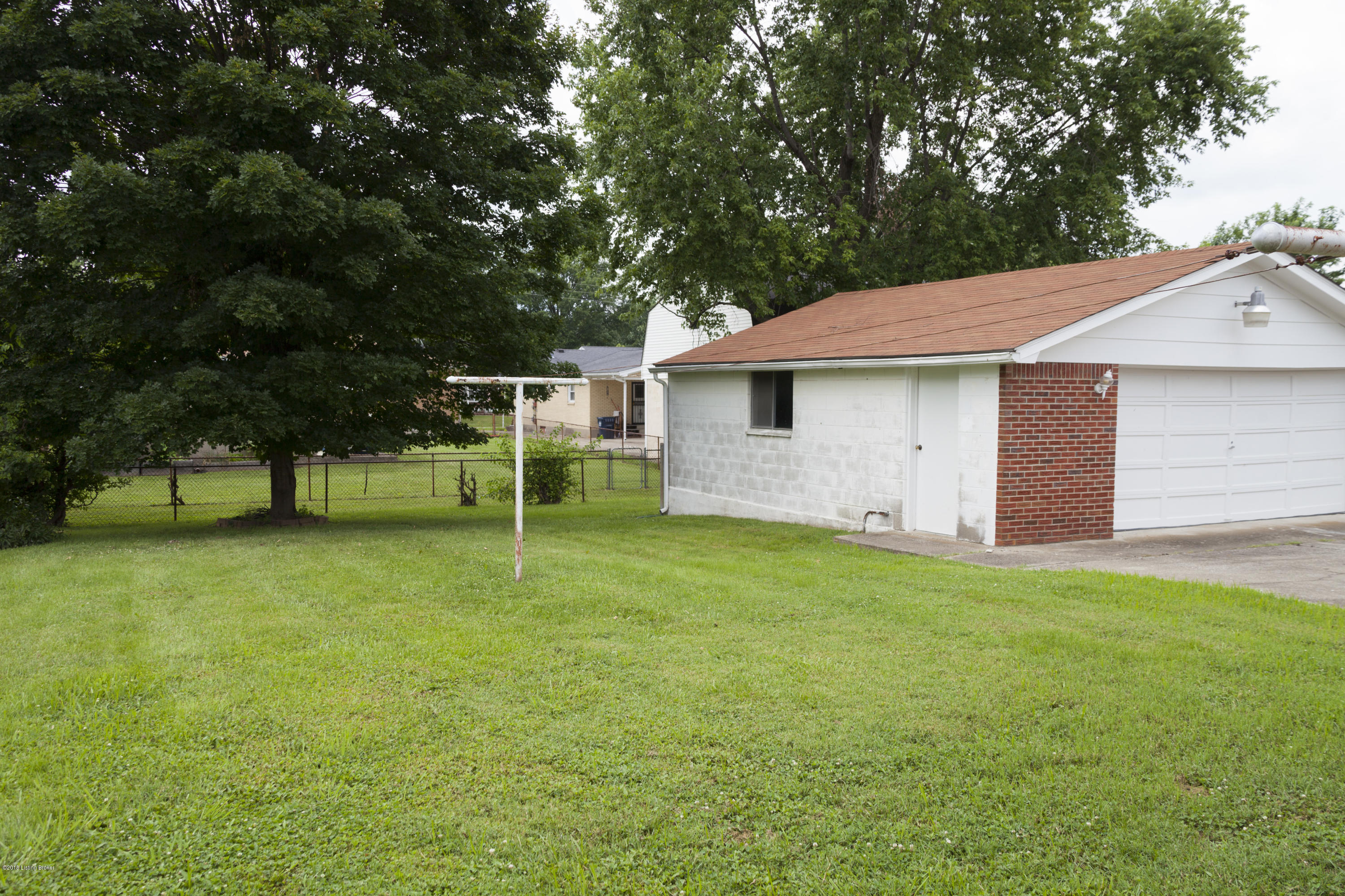 3446 Fern Lea Road Louisville, KY 40216 - Photo 5 of 36 Exterior 5