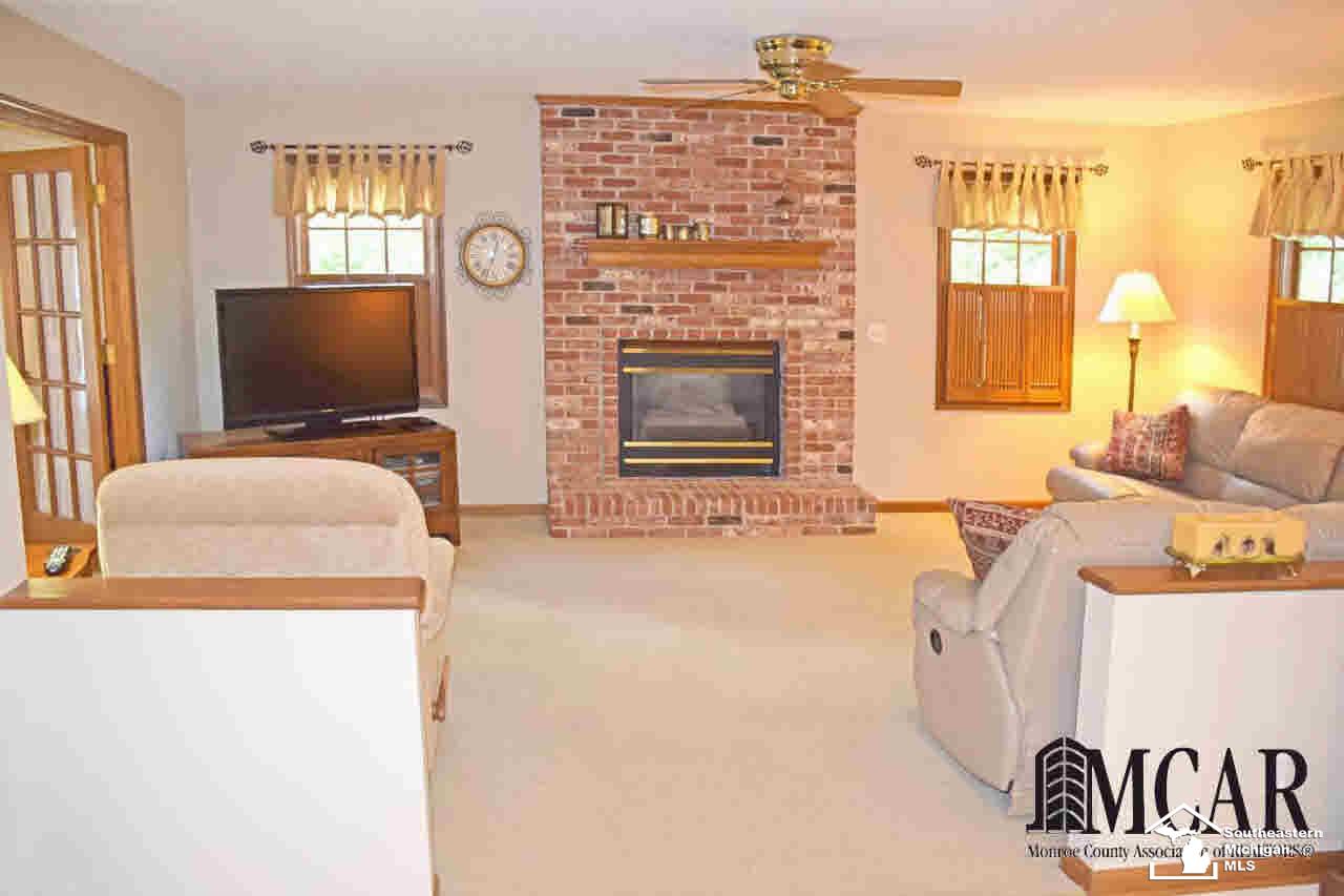 6780 Rutland Road Temperance, MI 48182 - Photo 4 of 29