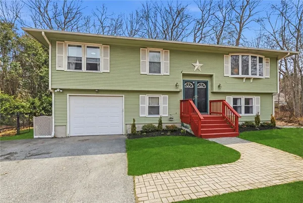 $570,000 | 48 Roger Williams Drive, Johnston, RI 02919