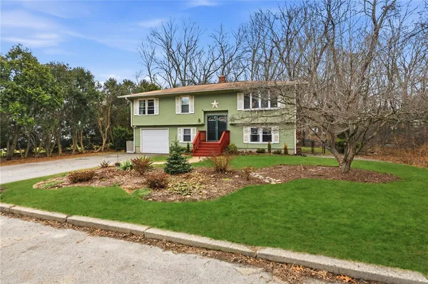 $570,000 | 48 Roger Williams Drive, Johnston, RI 02919