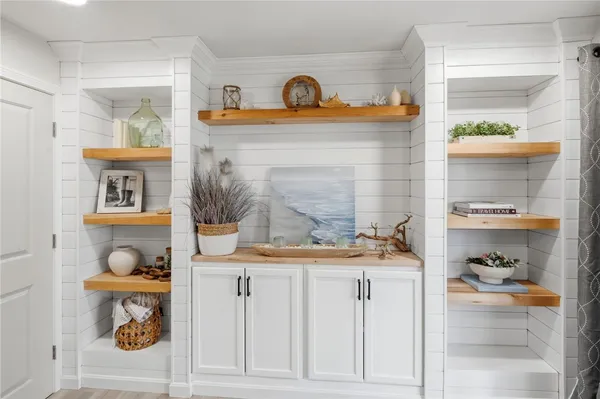 $570,000 | 48 Roger Williams Drive, Johnston, RI 02919