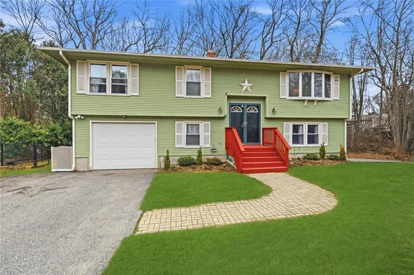 $570,000 | 48 Roger Williams Drive, Johnston, RI 02919