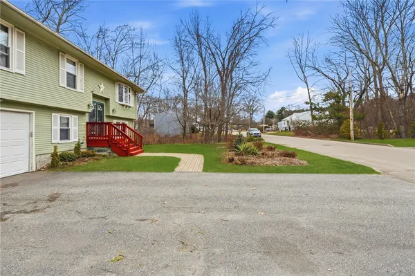 $570,000 | 48 Roger Williams Drive, Johnston, RI 02919