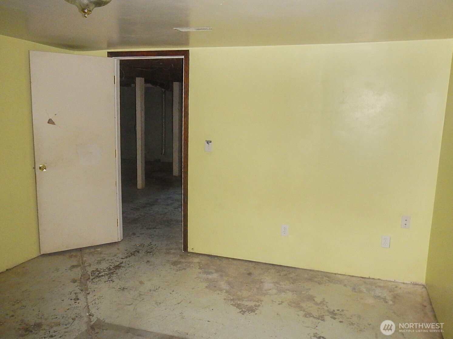 611 North Front Street Dayton, WA 99328 - Photo 29 of 32 a view of a small space