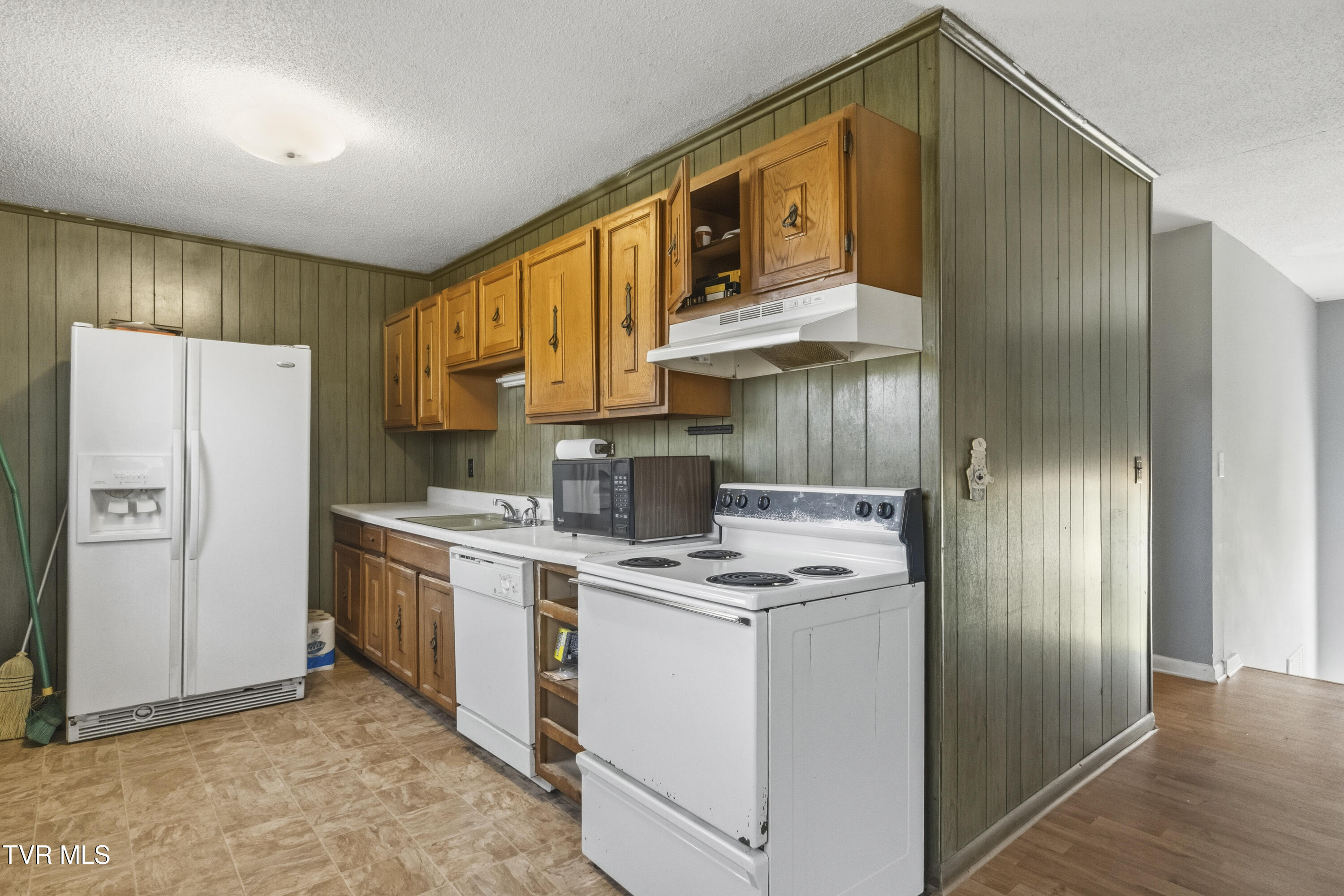210 Marie Street Greeneville, TN 37743 - Photo 9 of 30 DSC04214