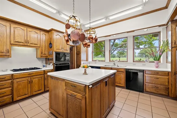 $4,650,000 | 226 North Farm To Market Road 2869, Winnsboro, TX 75494