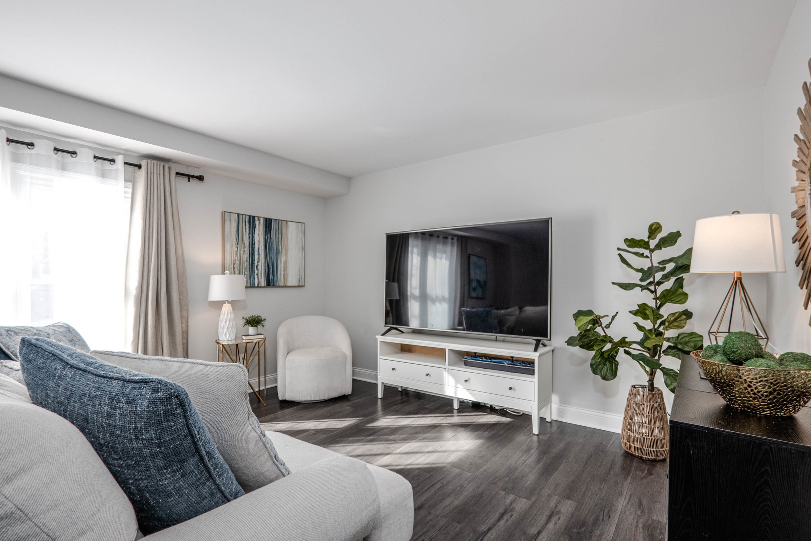 965 Independence Avenue St. Charles, IL 60174 - Photo 3 of 28 a bedroom with furniture potted plant and a window