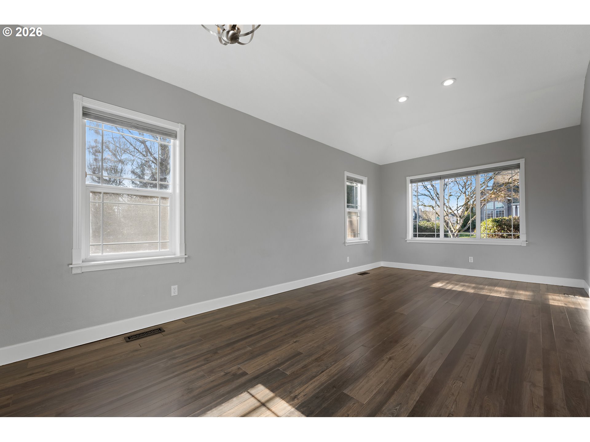 2000 Nugget Lane Newberg, OR 97132 - Photo 4 of 41