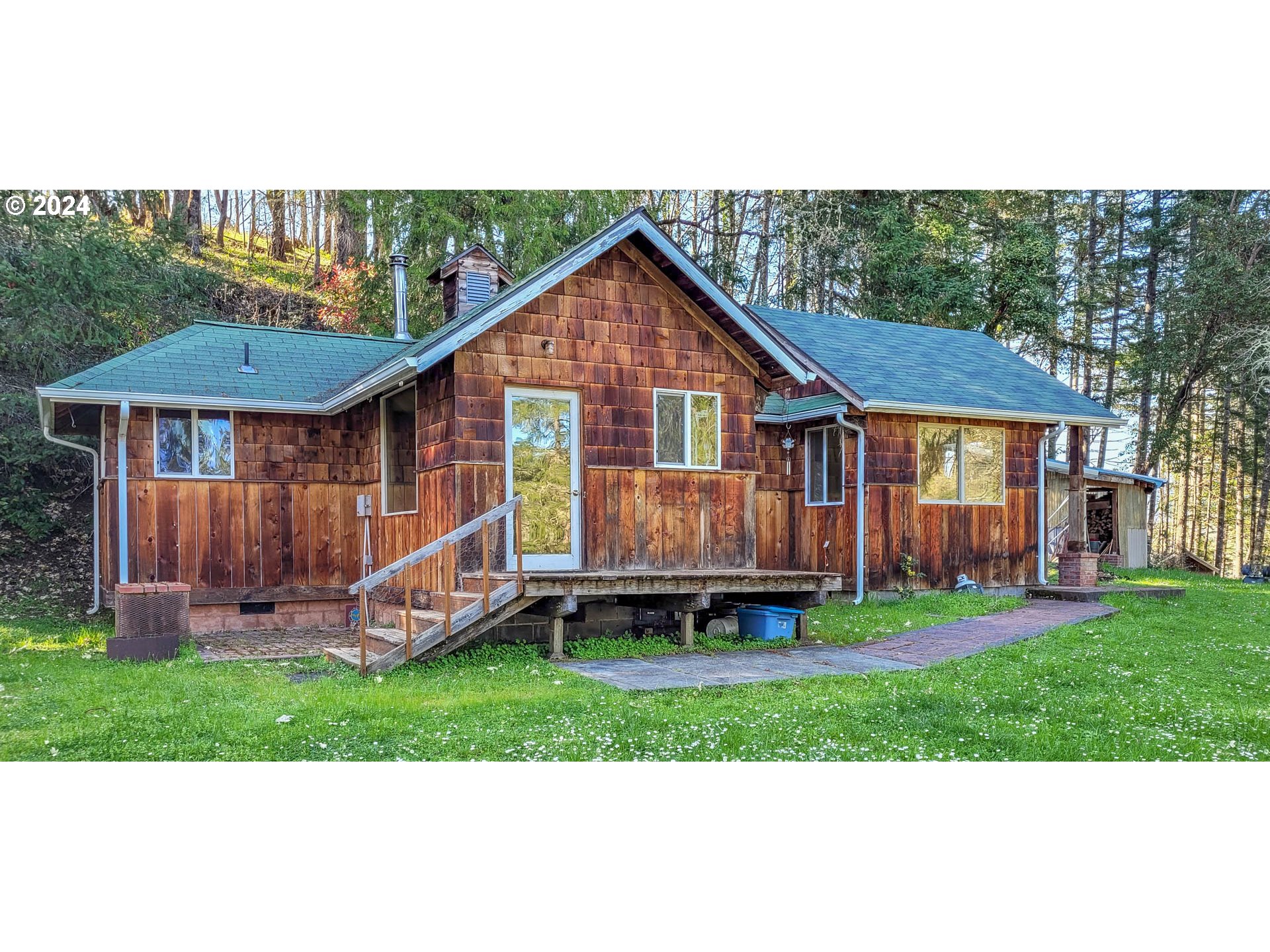 4240 Green Valley Road Oakland, OR 97462 - Photo 1 of 21 Gallery Image 1