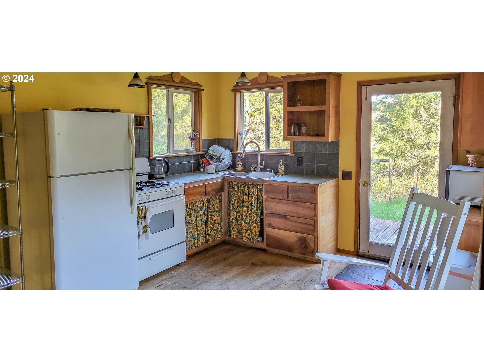 4240 Green Valley Road Oakland, OR 97462 - Photo 4 of 21 Gallery Image 4