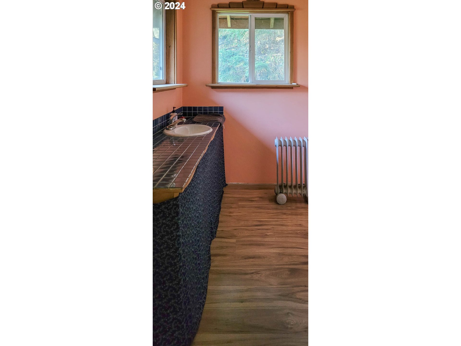 4240 Green Valley Road Oakland, OR 97462 - Photo 7 of 21 Gallery Image 7