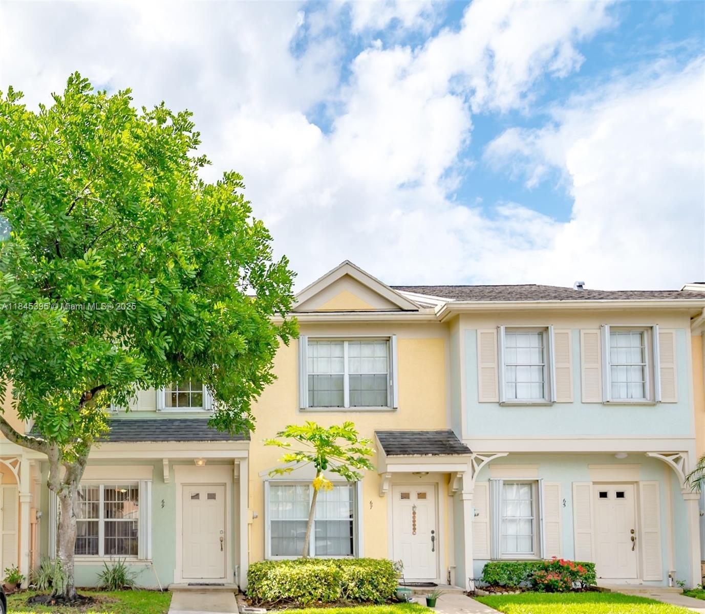 69 Simonton Circle, Unit 1 Weston, FL 33326 - Photo 8 of 23 front view of a house
