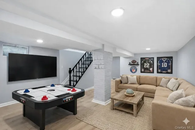 $5,999 | 15 Hicks Street, Roslyn, NY 11576