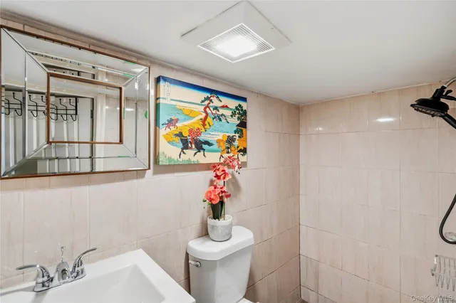 $5,999 | 15 Hicks Street, Roslyn, NY 11576