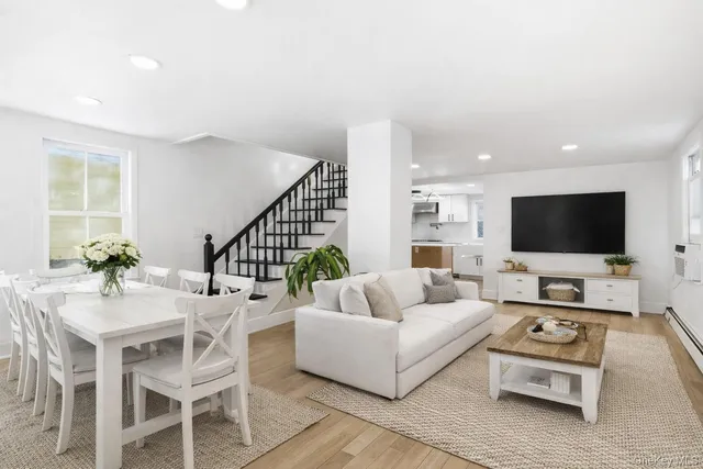 $5,999 | 15 Hicks Street, Roslyn, NY 11576