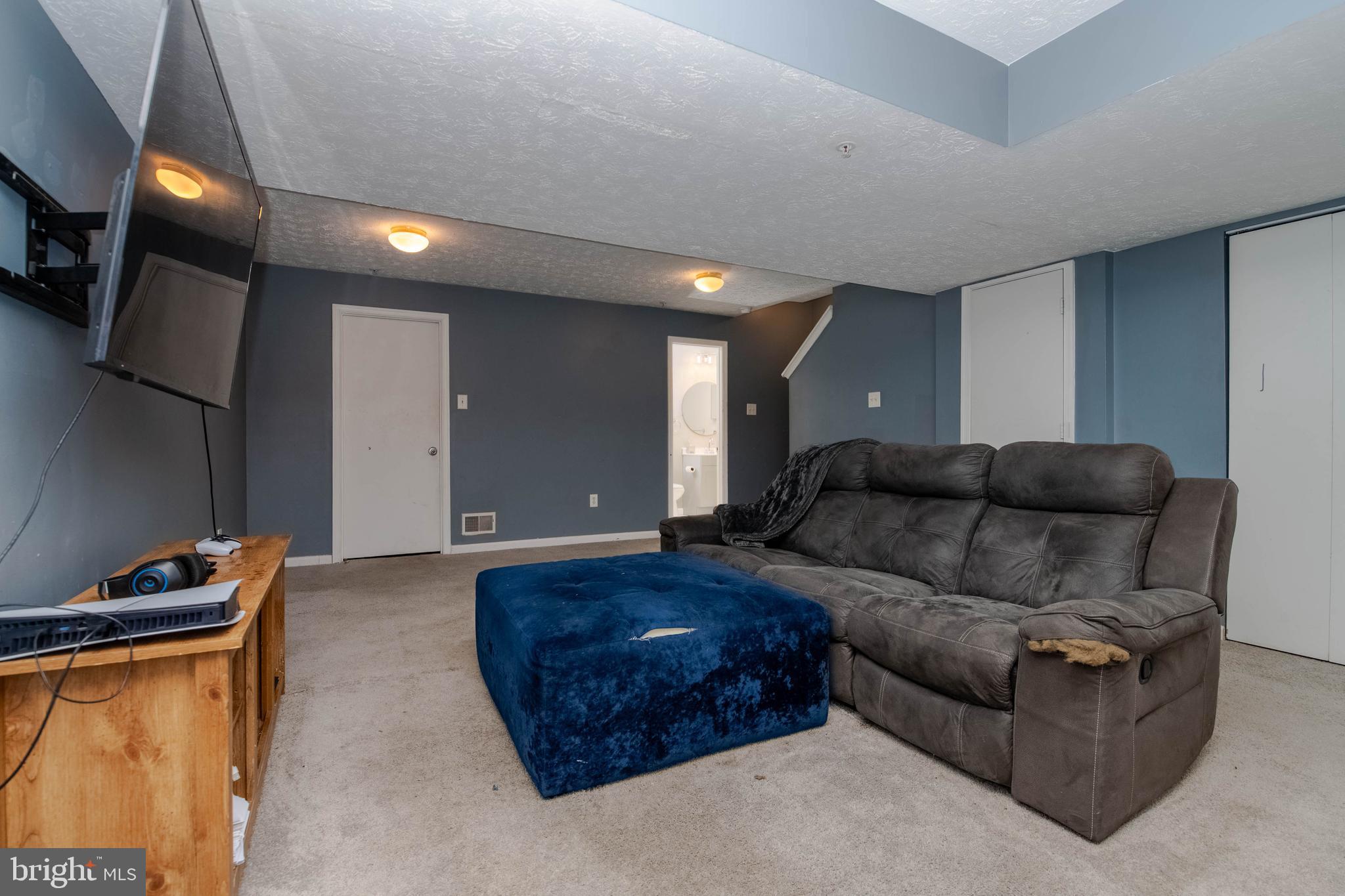 2021 Hackberry Road Baltimore, MD 21221 - Photo 27 of 33 Family Room