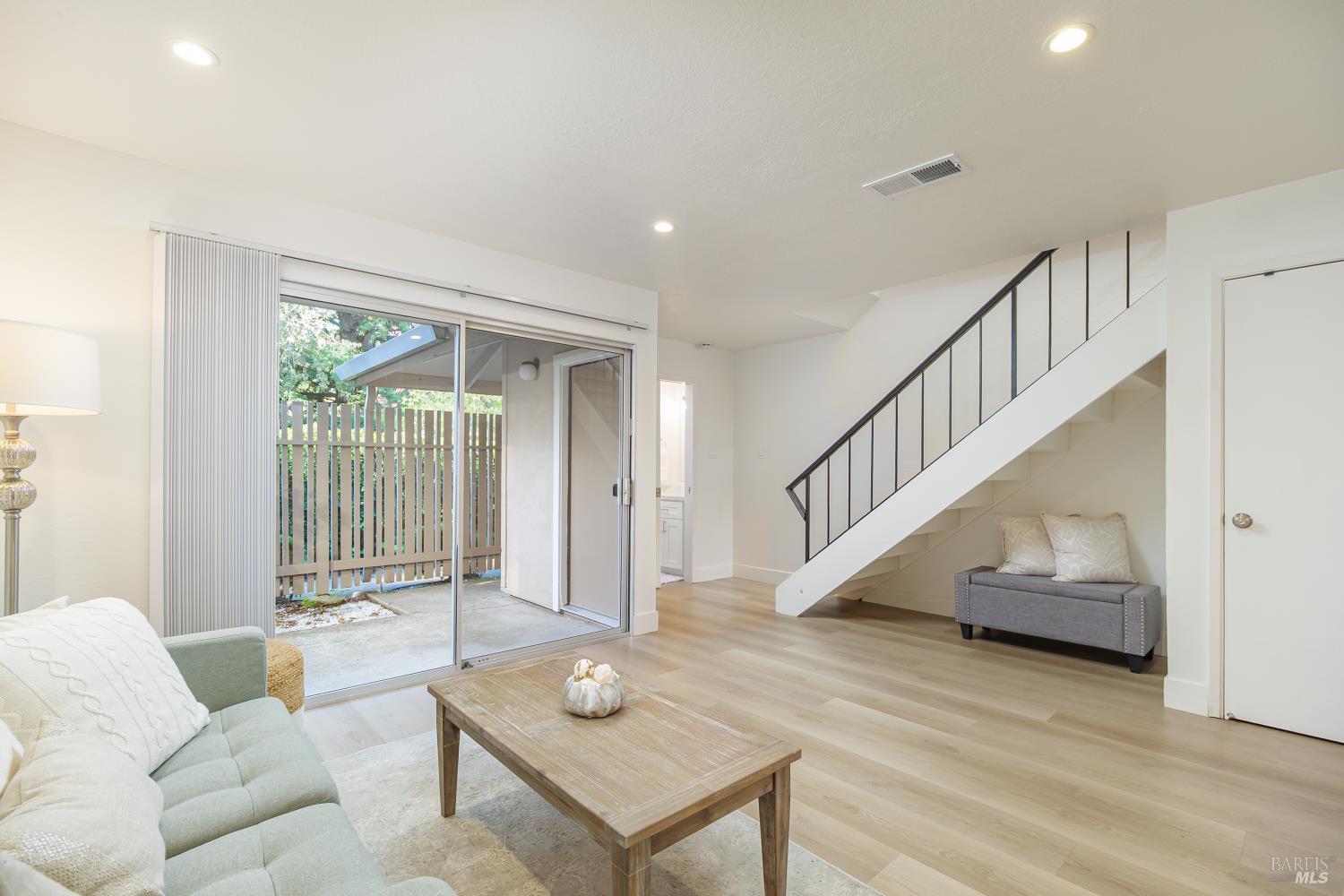 71 Roundtree Boulevard San Rafael, CA 94903 - Photo 2 of 28