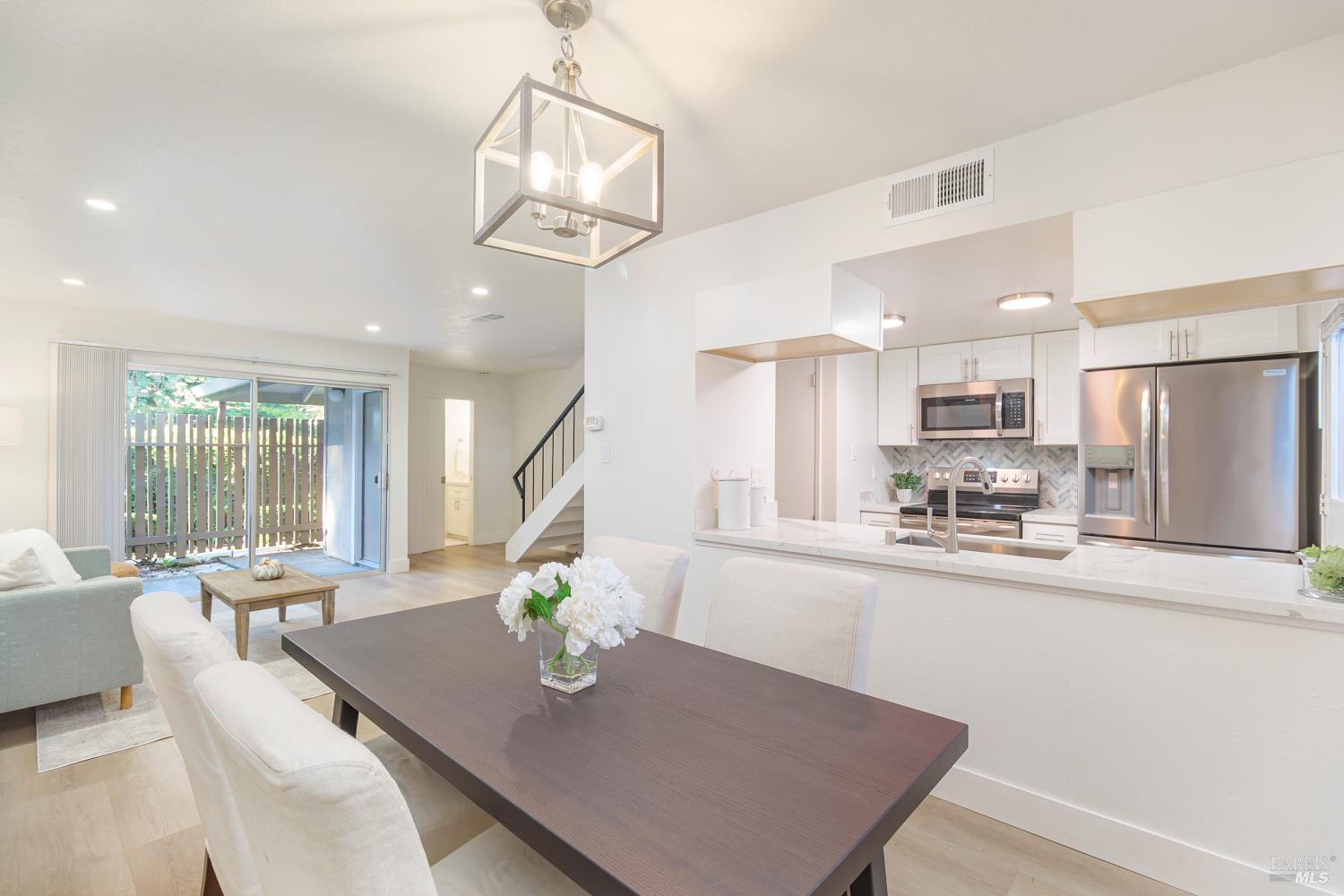 71 Roundtree Boulevard San Rafael, CA 94903 - Photo 8 of 28