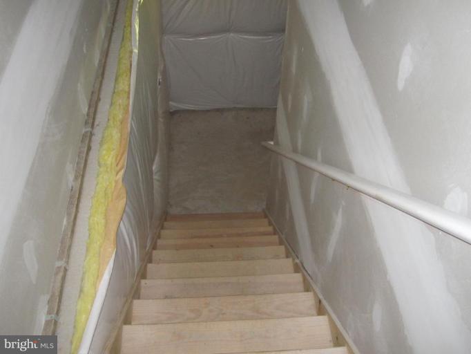 1105 Hanson Road Edgewood, MD 21040 - Photo 20 of 27 Staircase