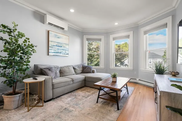 $5,000 | 118 Franklin Street, Unit 3, Brookline, MA 02445