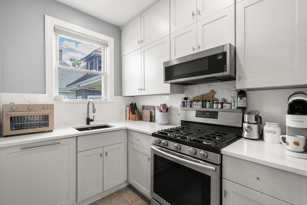 118 Franklin Street, Unit 3 Brookline, MA 02445 - Photo 5 of 17