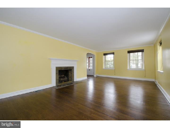 519 Cambridge Road Bala Cynwyd, PA 19004 - Photo 6 of 25 Living Room