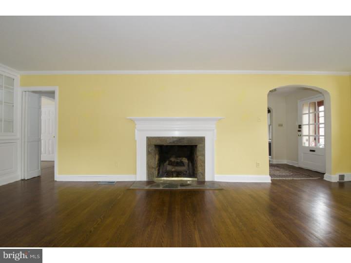 519 Cambridge Road Bala Cynwyd, PA 19004 - Photo 7 of 25 Living Room