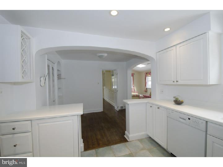 519 Cambridge Road Bala Cynwyd, PA 19004 - Photo 10 of 25 Kitchen