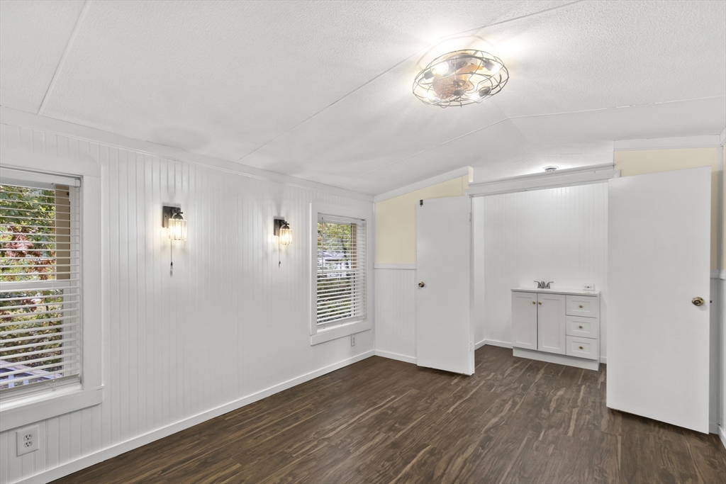 117 Ruxton Circle Mashpee, MA 02649 - Photo 15 of 28