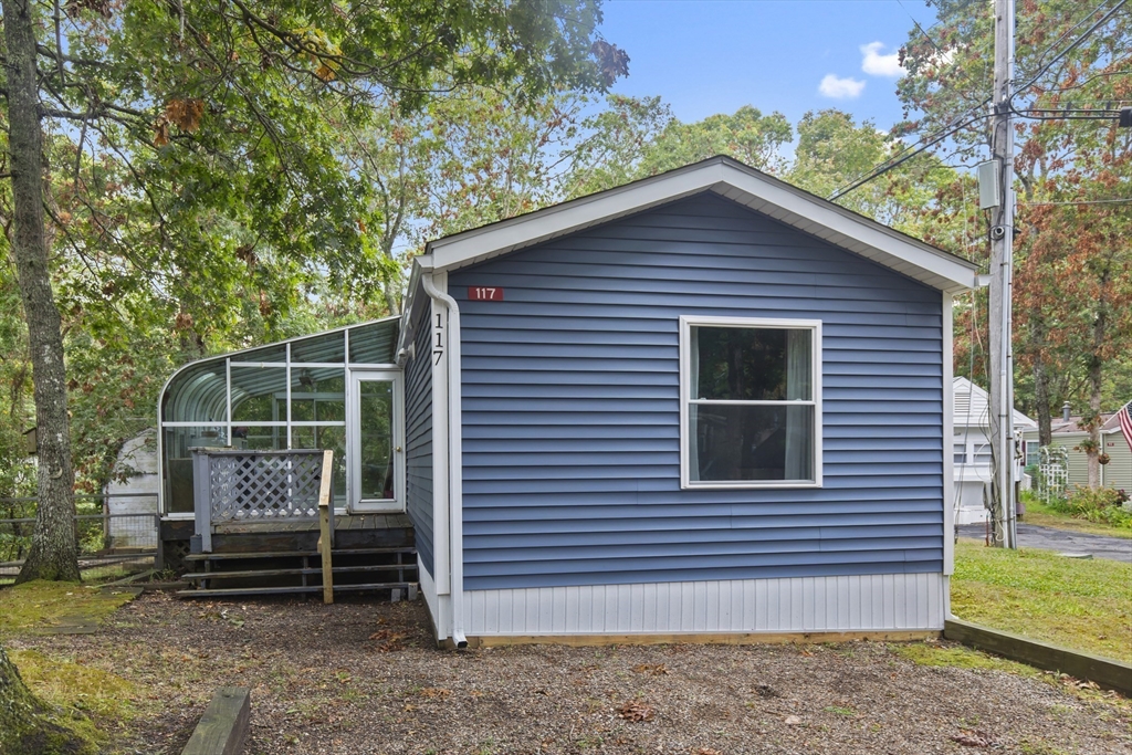 117 Ruxton Circle Mashpee, MA 02649 - Photo 2 of 28