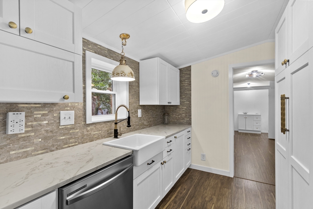 117 Ruxton Circle Mashpee, MA 02649 - Photo 7 of 28