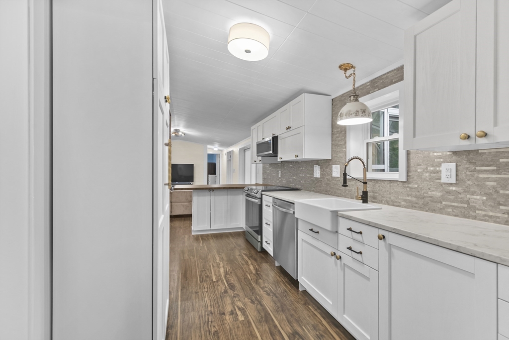 117 Ruxton Circle Mashpee, MA 02649 - Photo 8 of 28