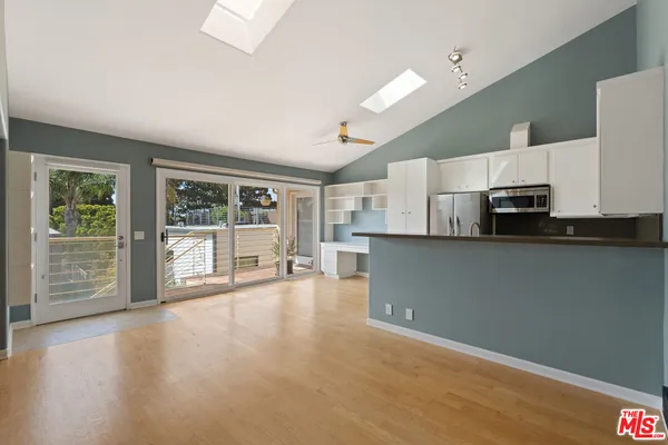 $1,120,000 | 2216 4th Street, Unit 7, Santa Monica, CA 90405
