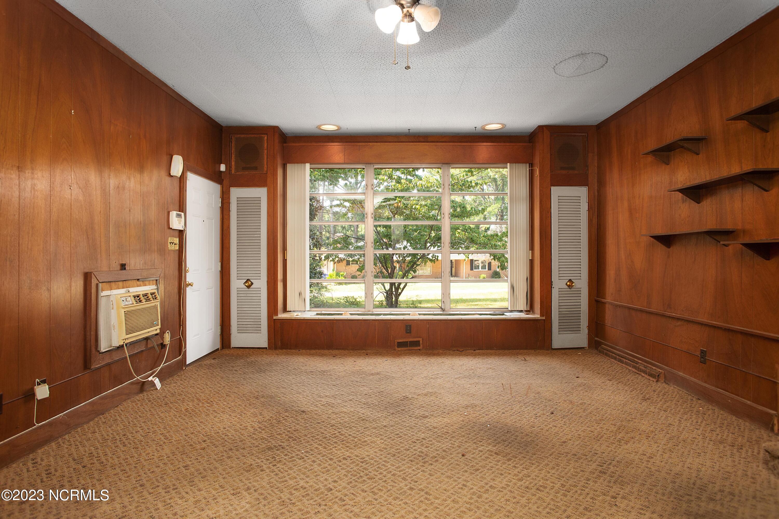 505 Liberty Hill Road Kinston, NC 28501 - Photo 9 of 21 Den