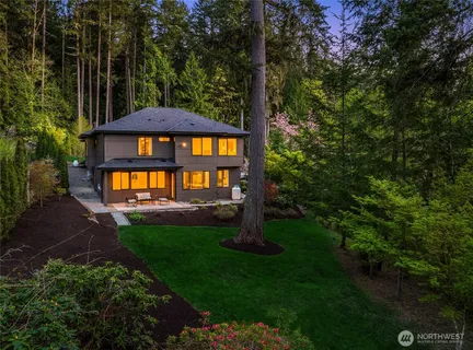 $1,639,000 | 6560 Northeast Maxwell Lane, Bainbridge Island, WA 98110
