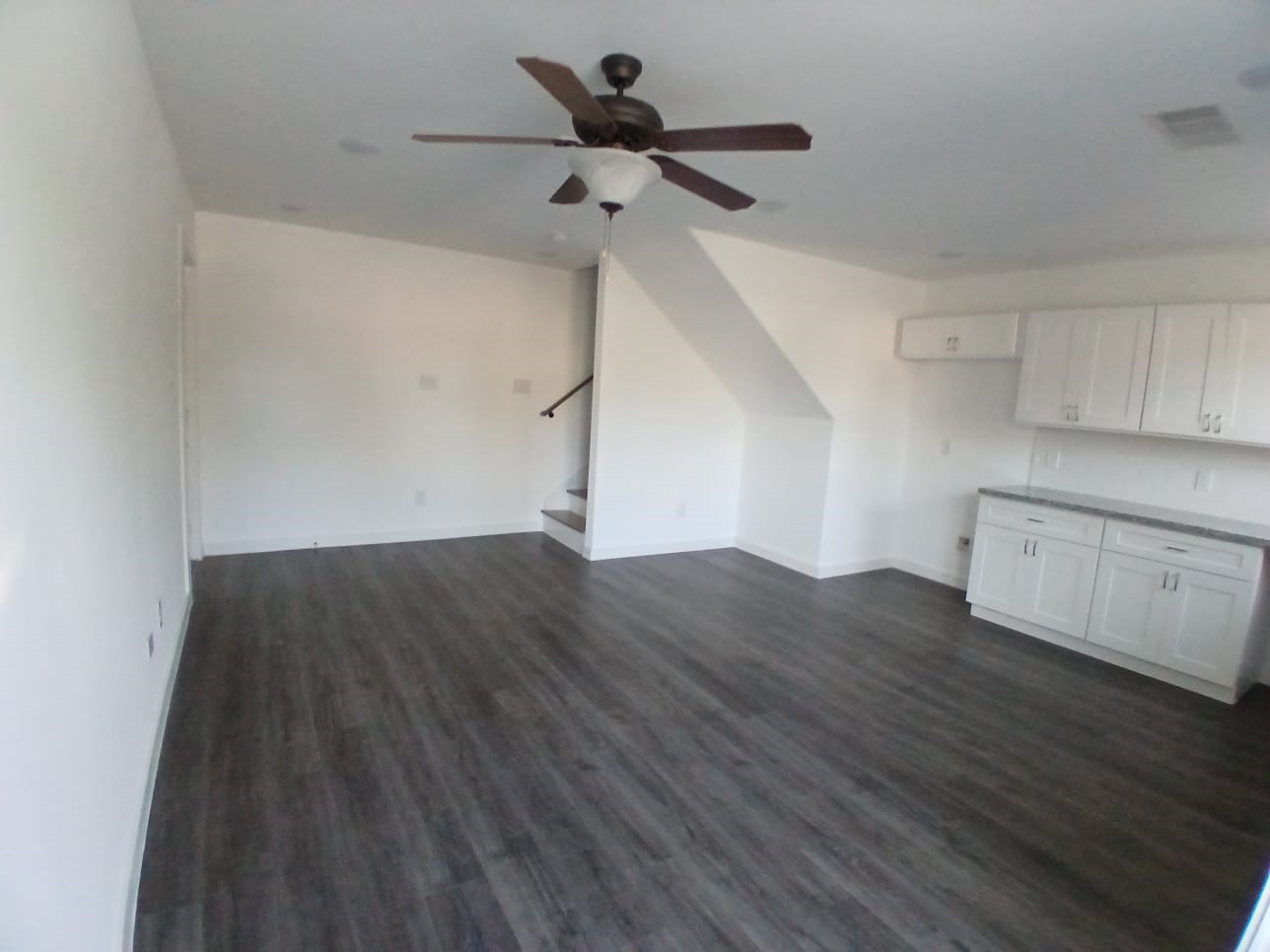 7928 Count Street Houston, TX 77028 - Photo 4 of 16