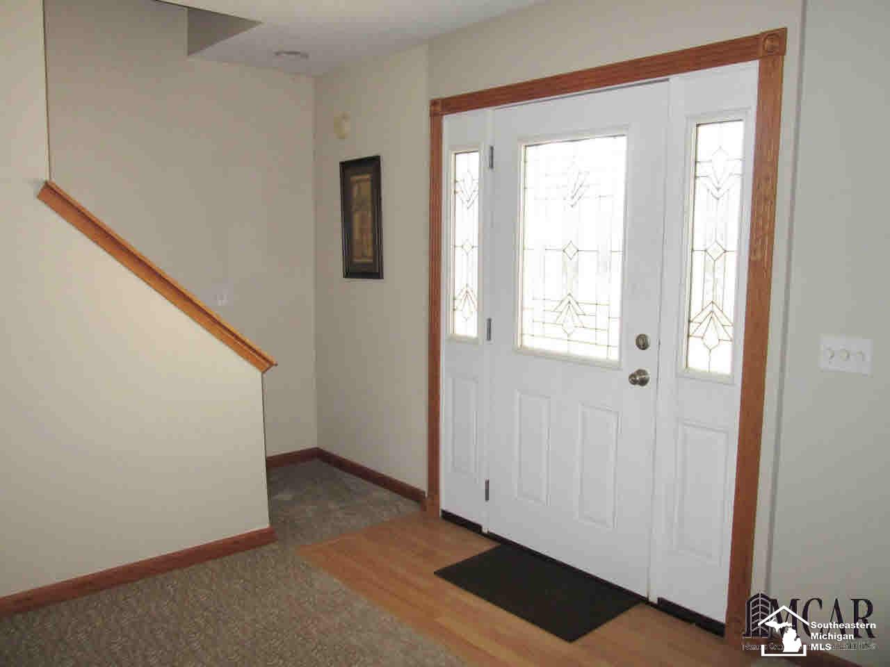 9233 Douglas Road Temperance, MI 48182 - Photo 9 of 26 Entry