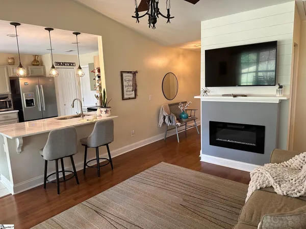 $1,750 | 103 Reedy River Way, Greenville, SC 29605