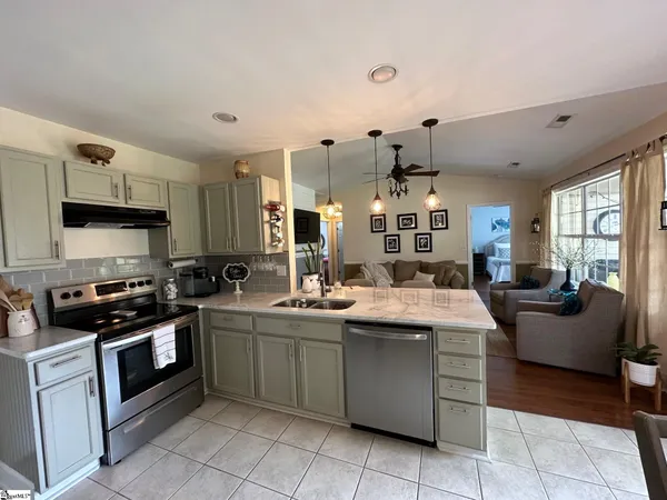 $1,750 | 103 Reedy River Way, Greenville, SC 29605