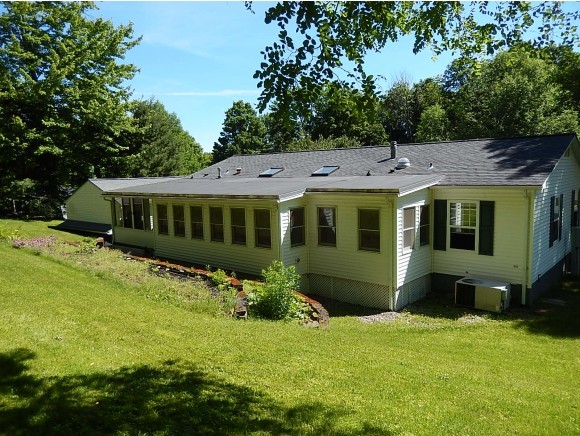 229 Stonehill Road Williston, VT 05495 - Photo 4 of 25 Gallery Image 4