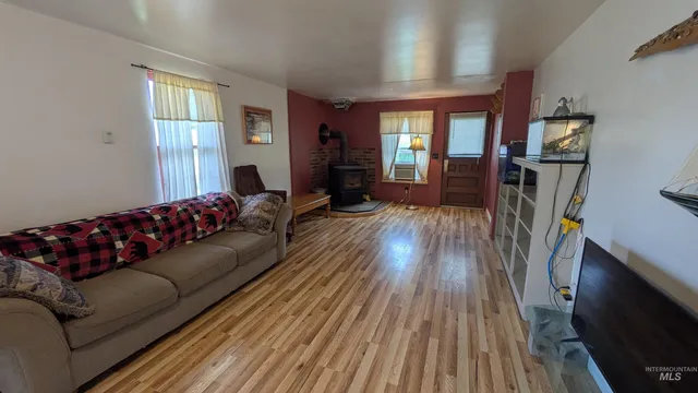 $250,000 | 3700 Highway 8 East Troy Id 83871, Troy, ID 83871