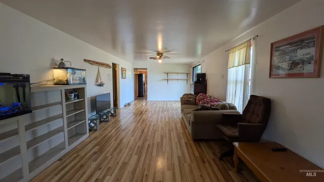 $250,000 | 3700 Highway 8 East Troy Id 83871, Troy, ID 83871