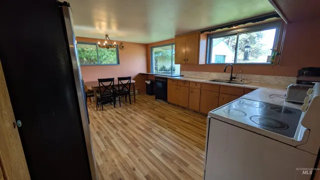 $250,000 | 3700 Highway 8 East Troy Id 83871, Troy, ID 83871