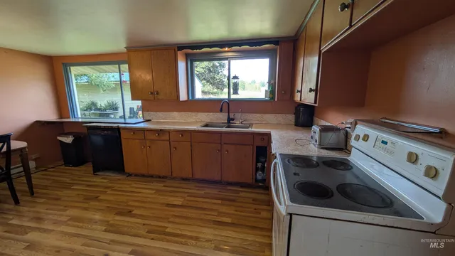 $250,000 | 3700 Highway 8 East Troy Id 83871, Troy, ID 83871