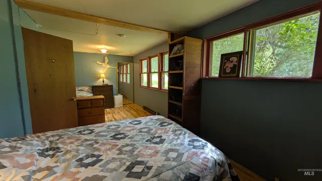 $250,000 | 3700 Highway 8 East Troy Id 83871, Troy, ID 83871