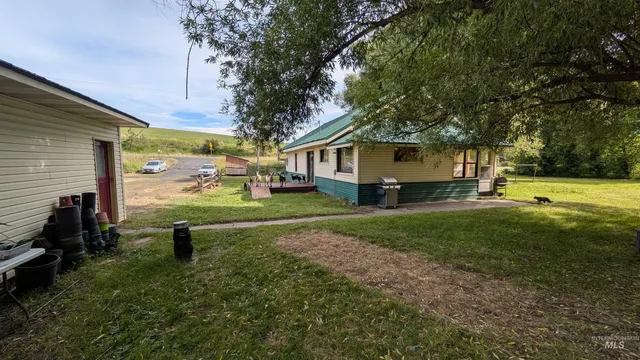 $250,000 | 3700 Highway 8 East Troy Id 83871, Troy, ID 83871