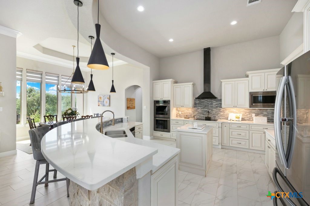 2326 Cascada Parkway Spring Branch, TX 78070 - Photo 11 of 48