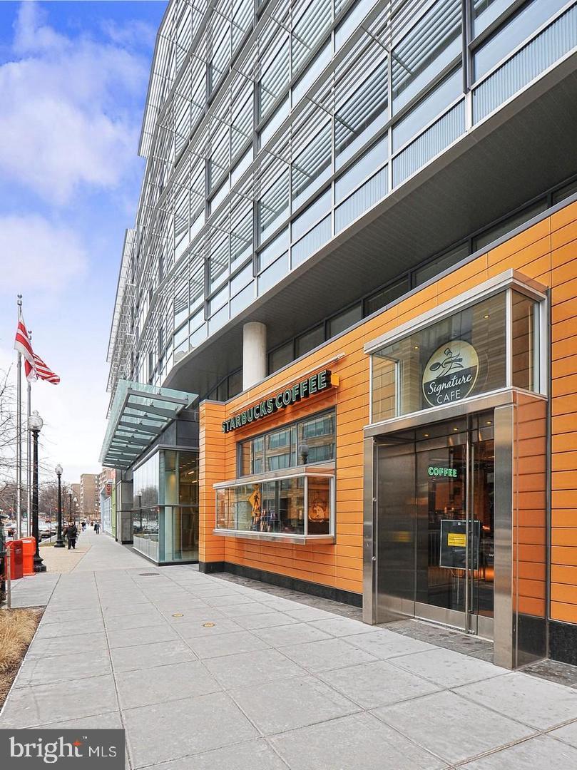 1425 4th Street Southwest, Unit A415 Washington, DC 20024 - Photo 26 of 53 Starbucks