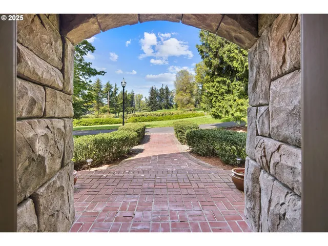 $3,890,000 | 1500 Southeast Waverly Drive, Milwaukie, OR 97222